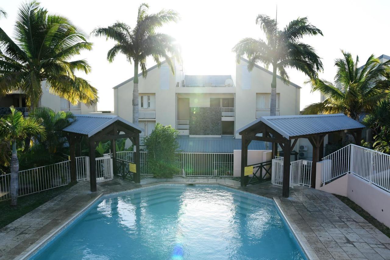T2 avec jardin, piscine, vue mer à Saint-Gilles-les-Bains Extérieur photo